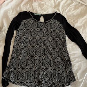 Black Maurice’s top